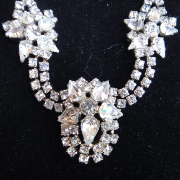 Rhinestone Vintage - Picture 2 of 15